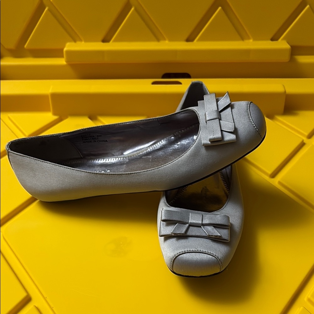 Calvin Klein Elegant Gray Women's Ballet Flats